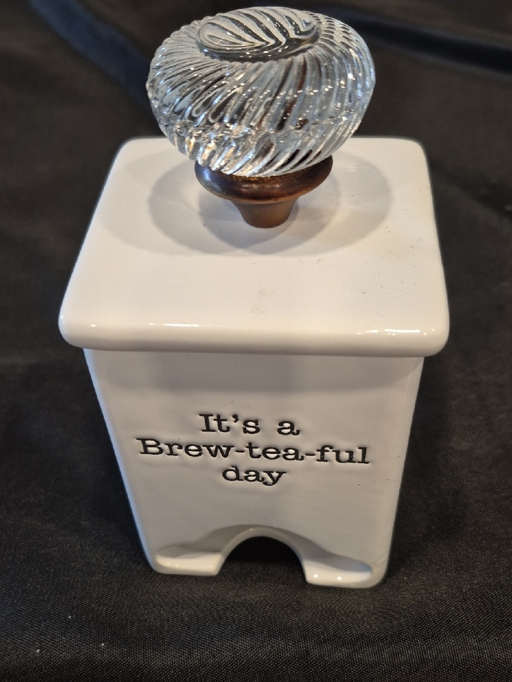 Mud Pie White Ceramic Tea Bag Caddy with Glass Knob " It's A Brew-tea-ful Day"